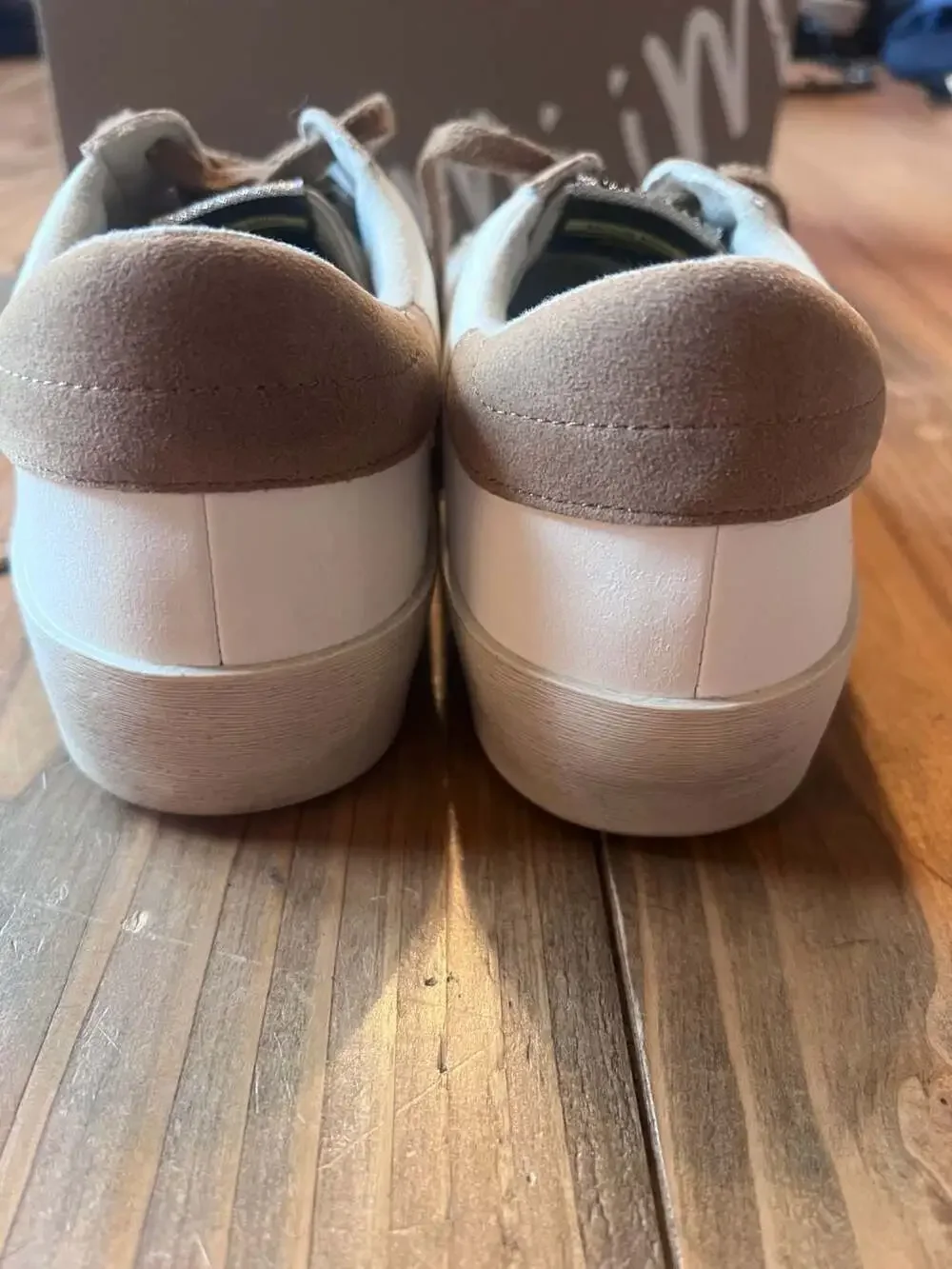 Mi.iM California Casual Sneakers White and Brown Suede Star Size 8.5